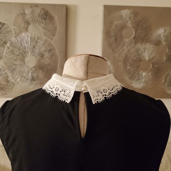 Karl Lagerfeld Lace Collar Sleeveless Top - size Small in Black/White. - Picture 8 of 13
